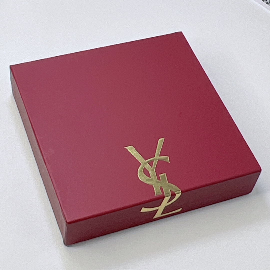 Saint Laurent perfume
